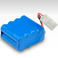 Foto einer Batteriepackung, die mit einem PVC Schrumpfschlauch ummantelt ist.